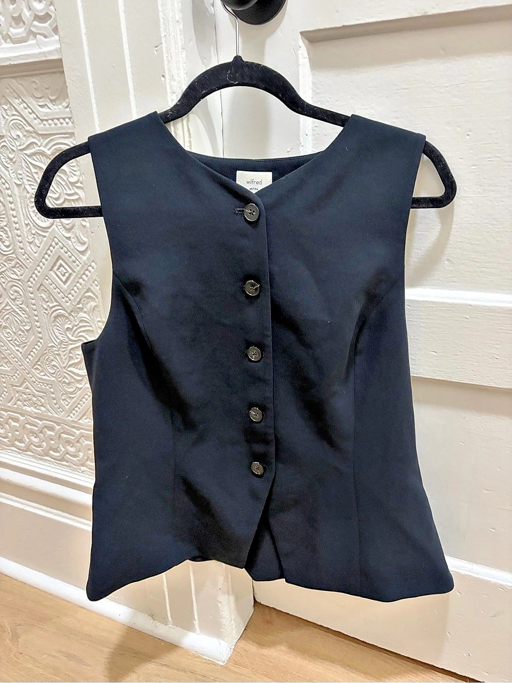 Wilfred Regal Vest - Crepeette Black Button Front Vest Size 14 Like New